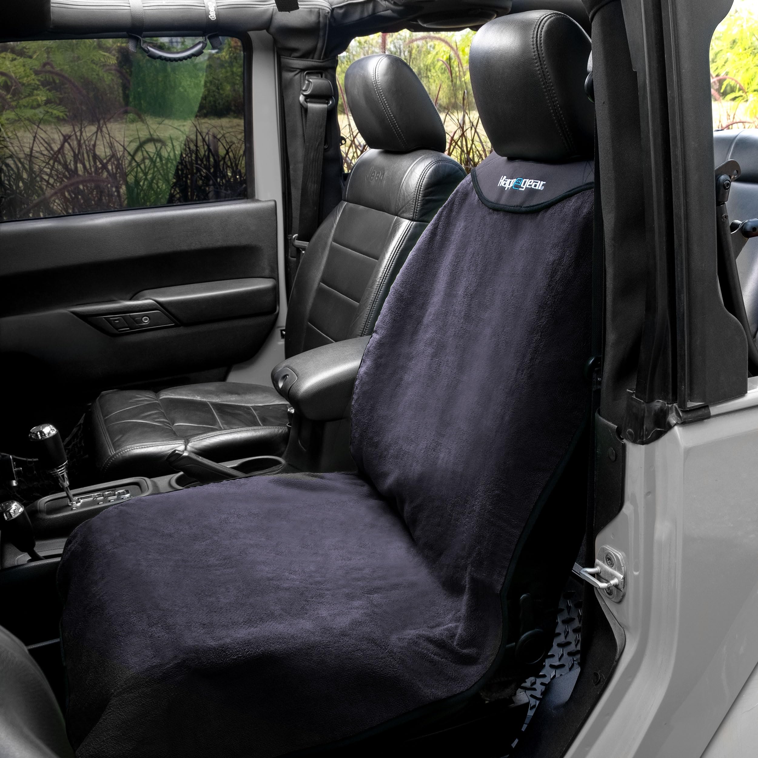 HAPPEGEAR protecting car seat with beach bags showing sand and dirt protection