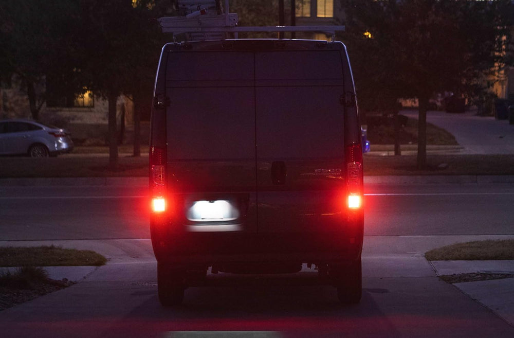 iJDMTOY license plate illumination showing even, bright xenon-white light