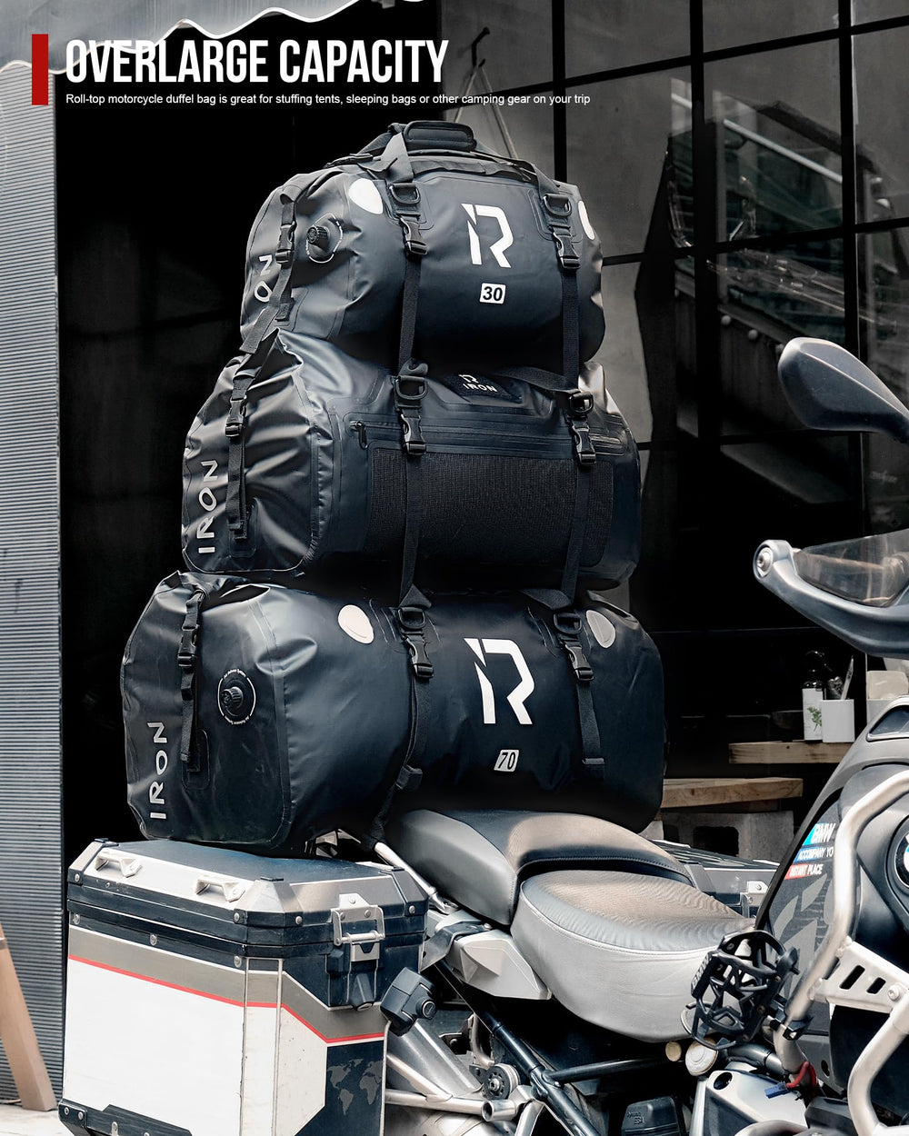 IRON JIA'S external mesh pockets separating wet items for easy access benefit
