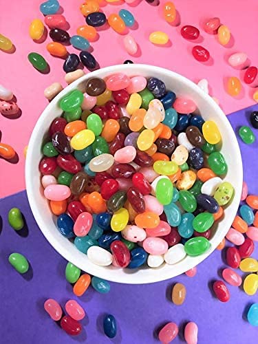 Jelly Belly in car interior lifestyle shot showing fresh scent and pleasant atmosphere benefit