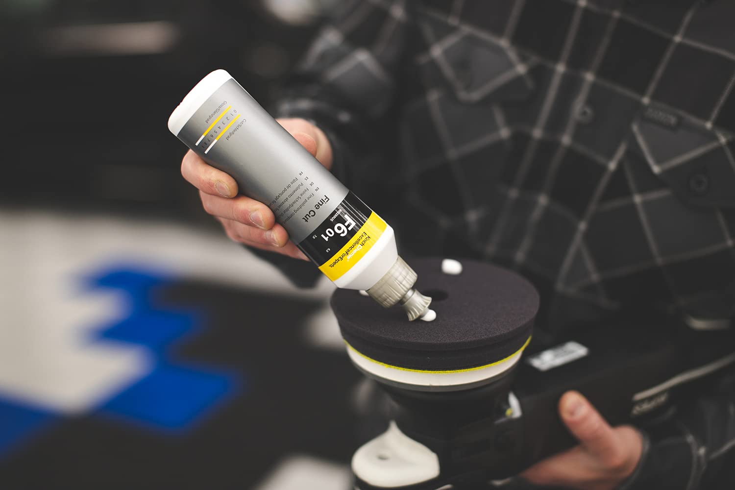 KOCHCHEMIE bottle beside polishing pads ready for professional use