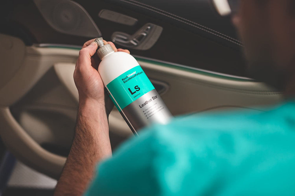 KOCHCHEMIE Leather Star applied to car seat demonstrating revived suppleness benefit