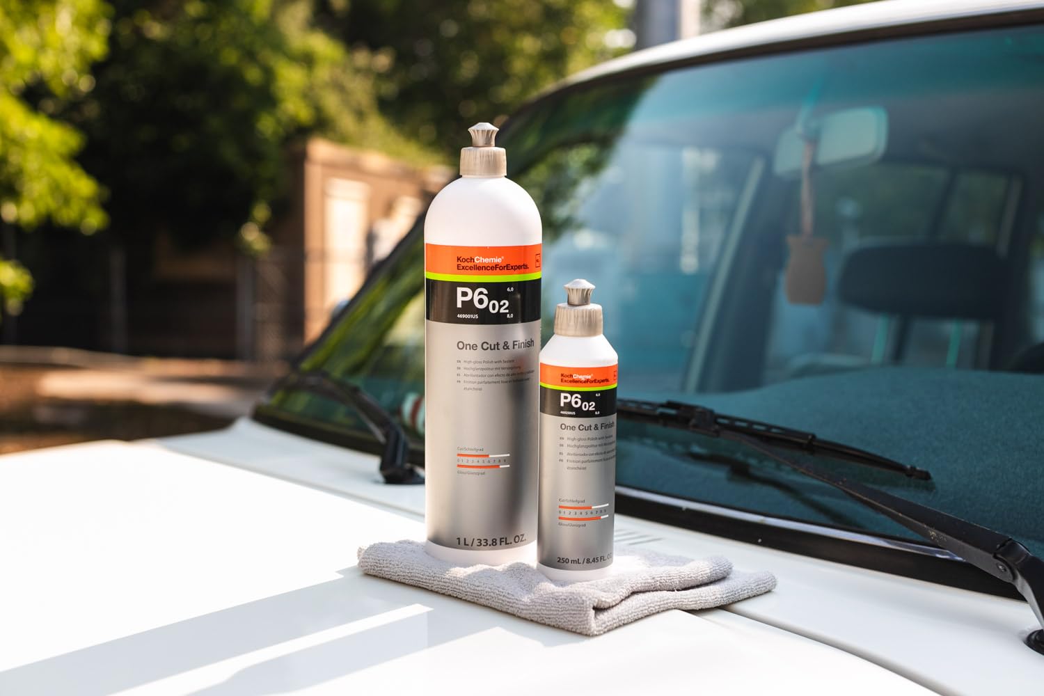 KOCHCHEMIE P6.02 ONE applied with a polisher demonstrating fast scratch removal benefit