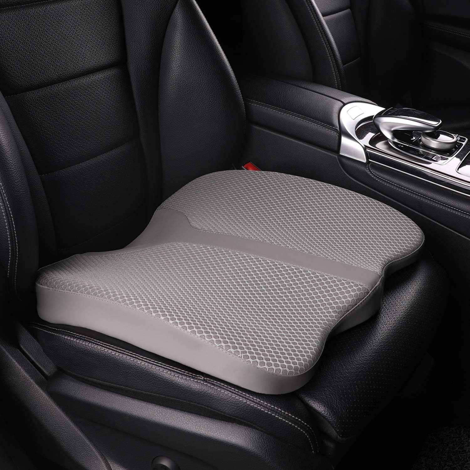 LARROUS front view of cushion showing shape and support benefits
