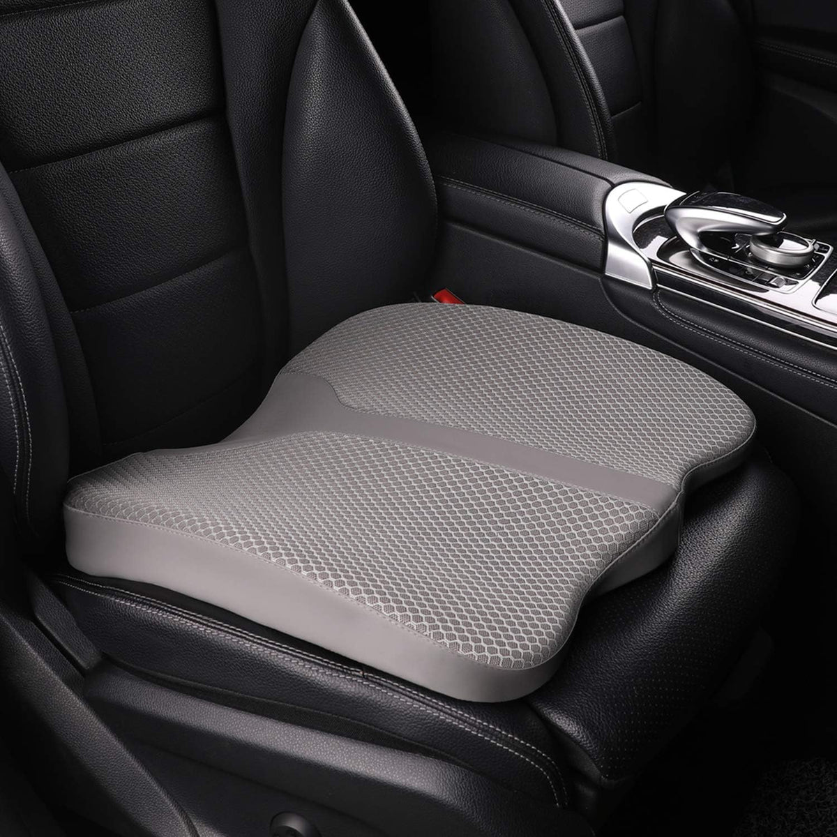 LARROUS front view of cushion showing shape and support benefits