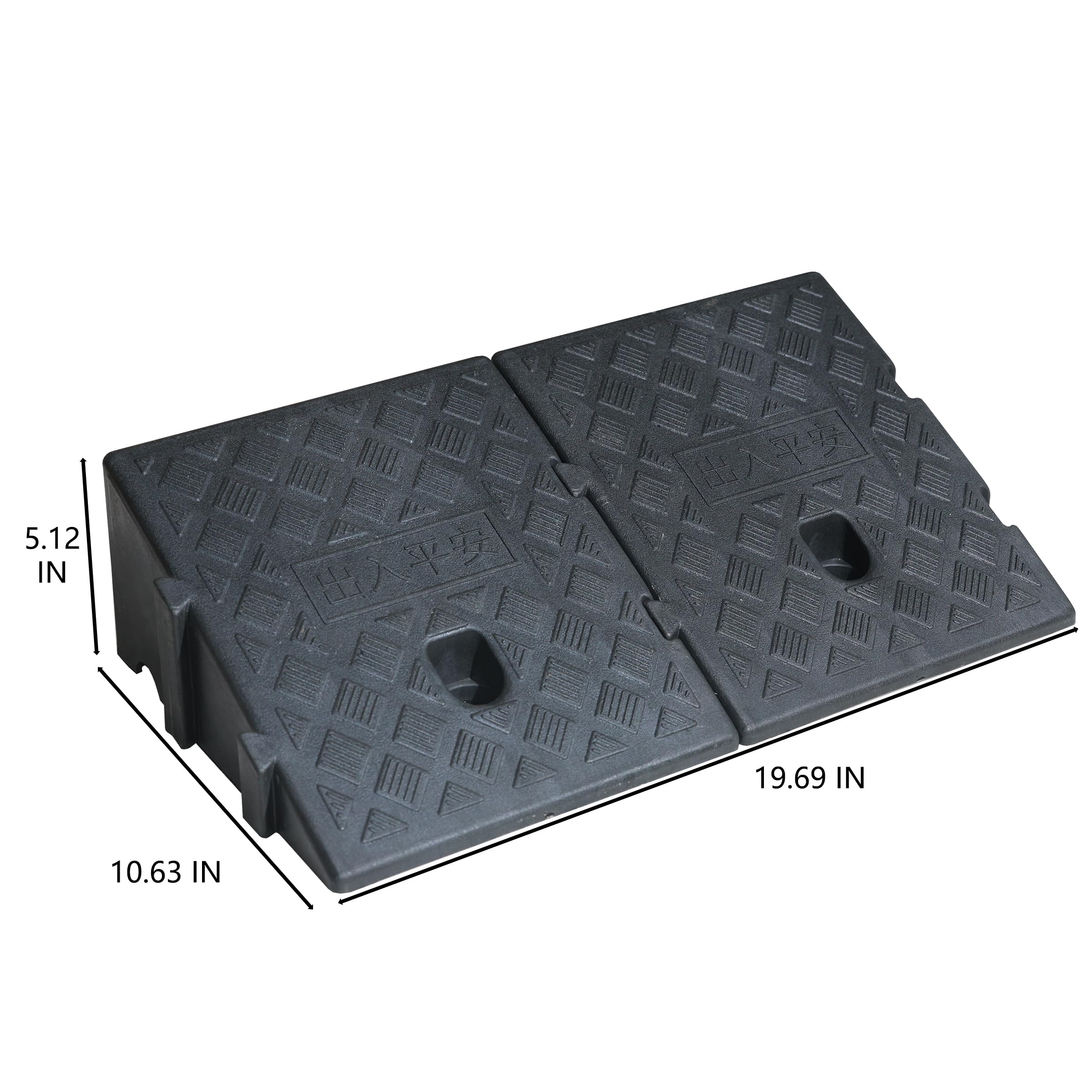 Liramera diamond-texture close-up offering enhanced traction for wet surfaces