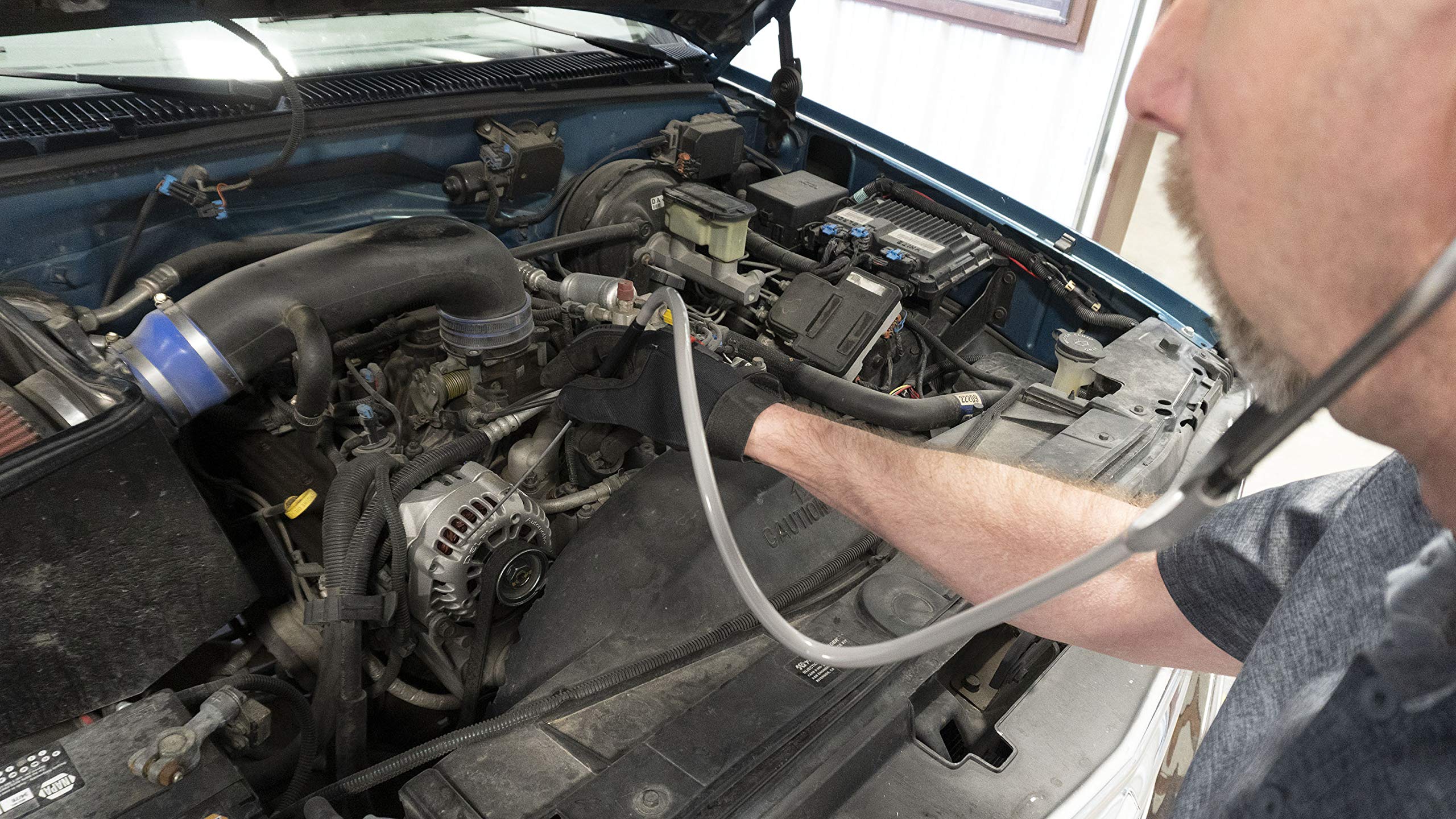 Lisle 52500 in use on engine bay helping pinpoint noisy components