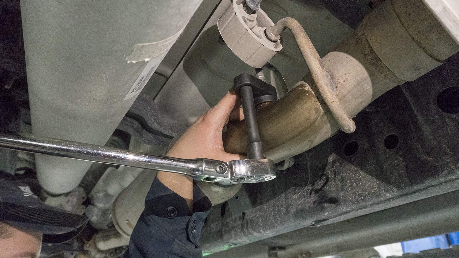 Lisle sockets in use on EcoDiesel engine demonstrating clearance and easier sensor removal