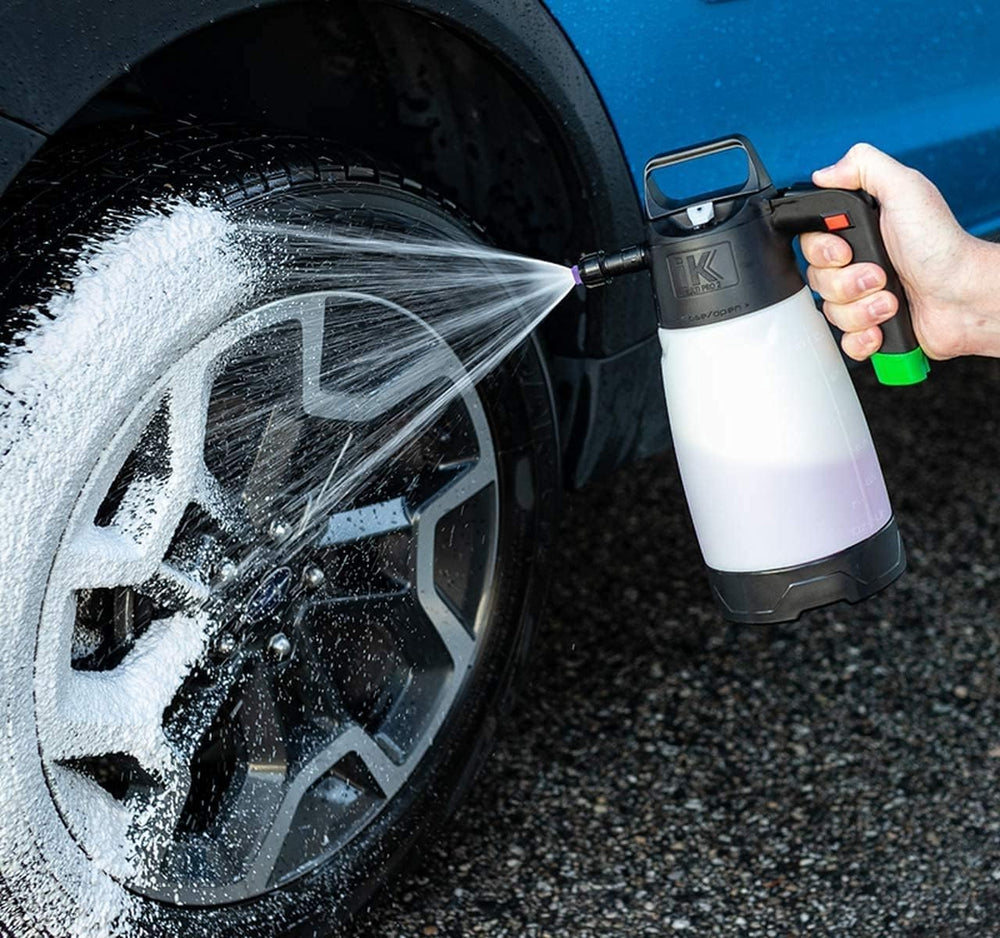 Lumintrail iK Foam PRO 2 spraying foam on a car for efficient detailing
