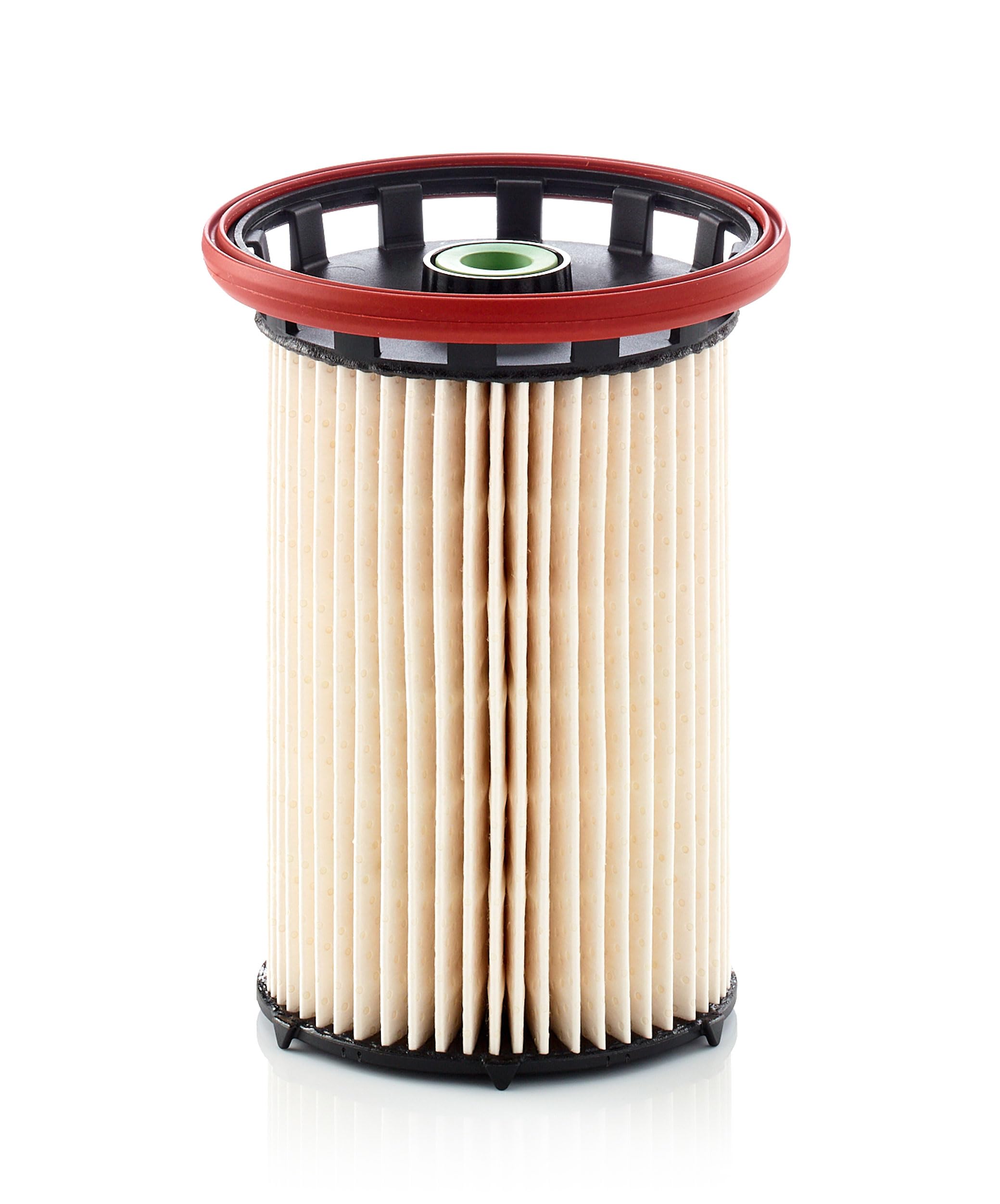 MANN-FILTER close-up of MULTIGRADE F media demonstrating fine particle capture benefit