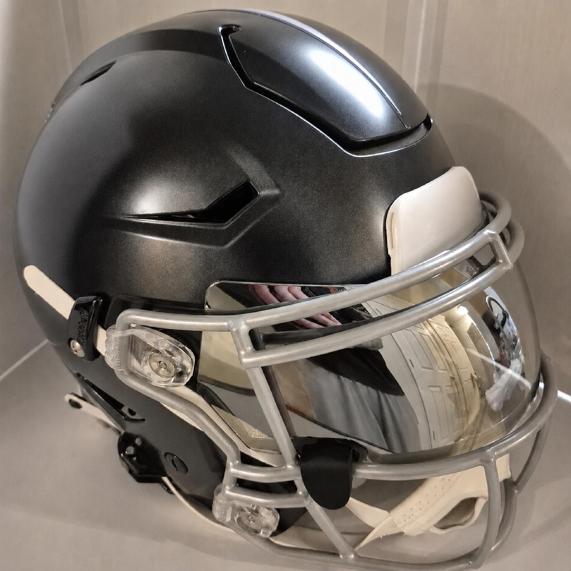 Generic close-up of lens texture highlighting scratch-resistant clarity