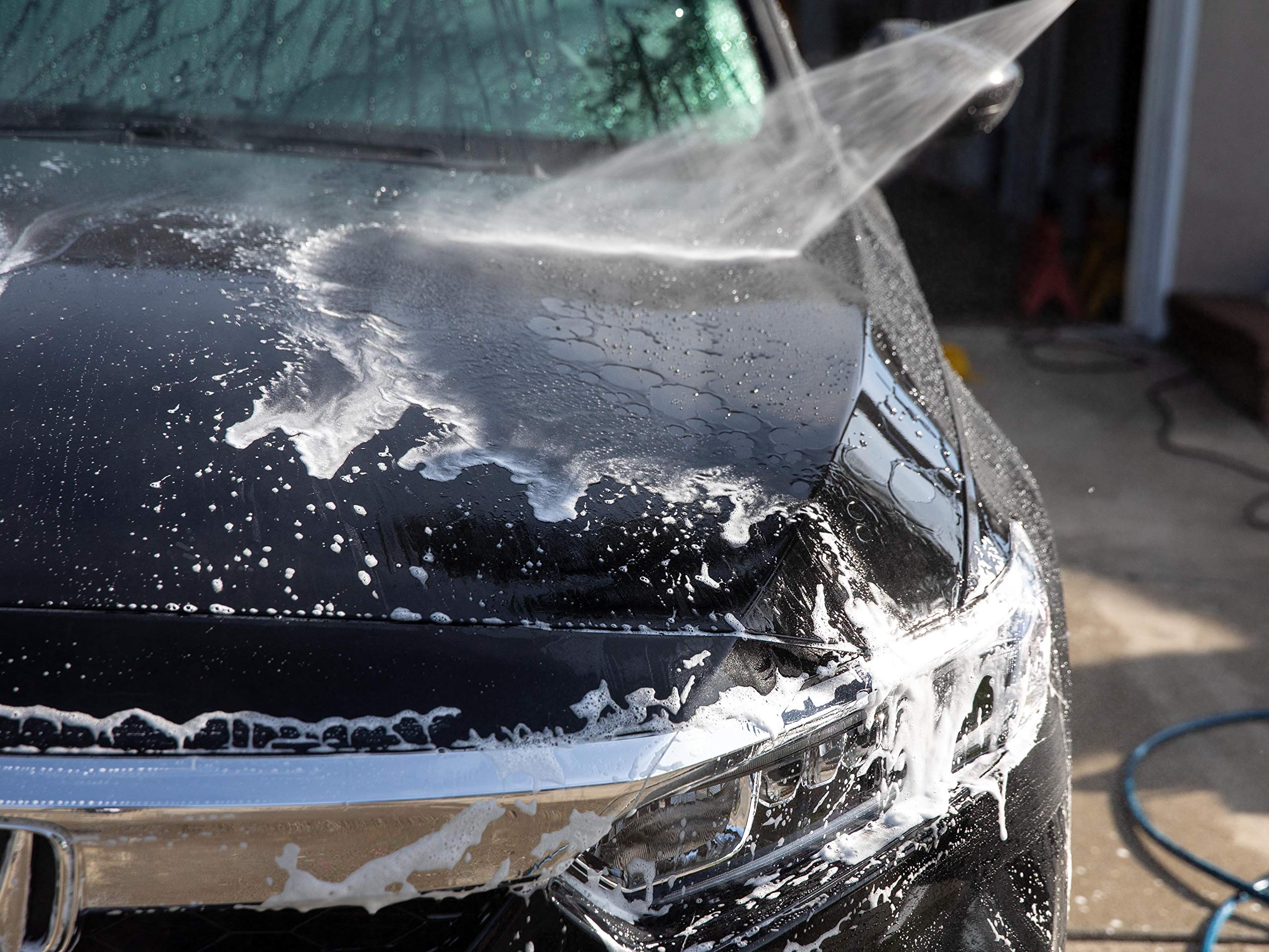 Meguiar's D111 label and panel highlighting body-shop-safe formulation benefit
