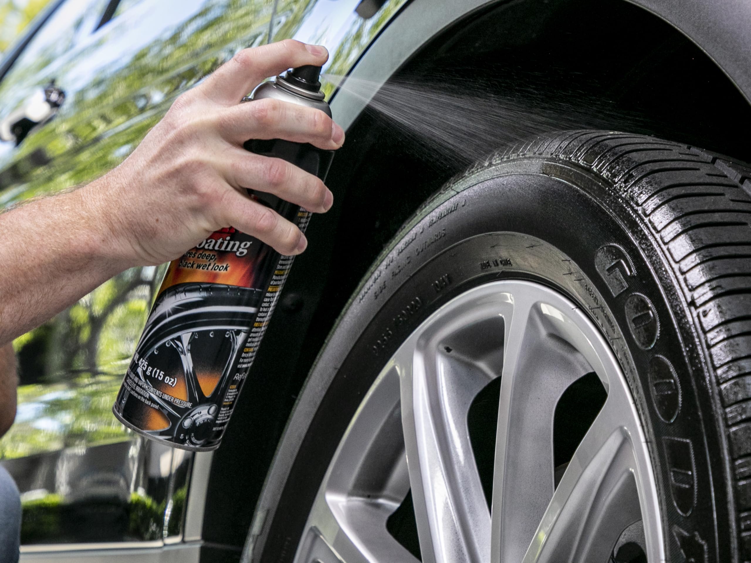 Meguiar's three-can multipack display for value and multi-vehicle convenience