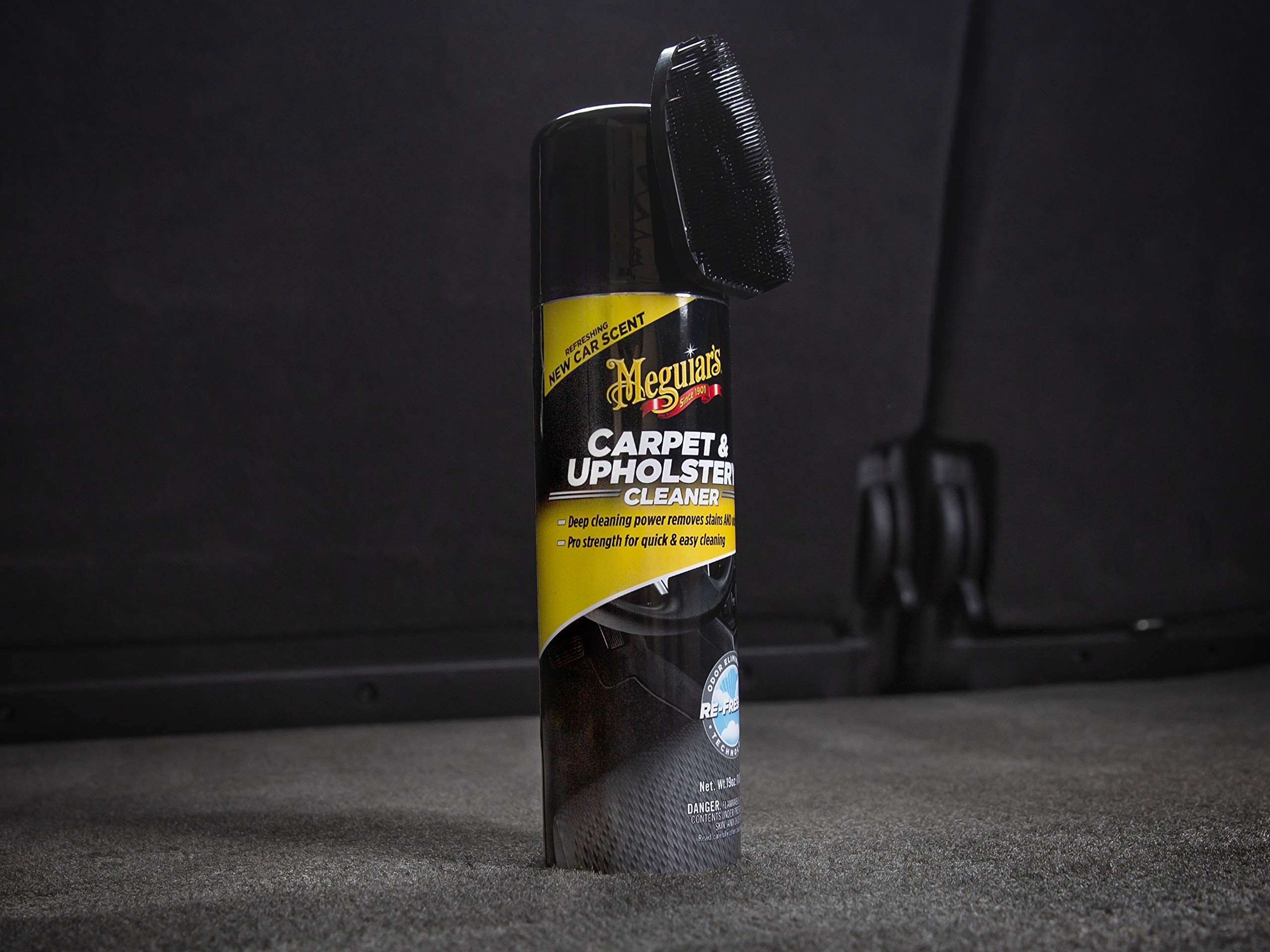 Meguiar's dual‑purpose spray nozzle close shot, offering precise spot or wide mist control