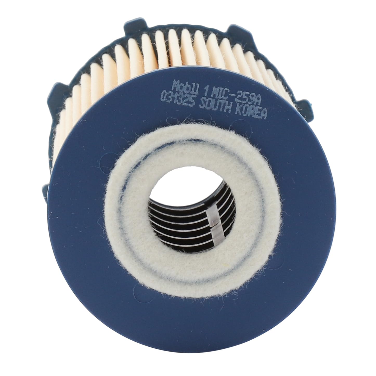 Mobil 1 synthetic blend media cutaway highlighting high-efficiency contaminant capture