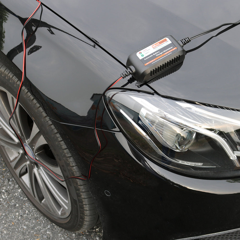 MOTOPOWER packaging with accessories displaying included harness and user convenience