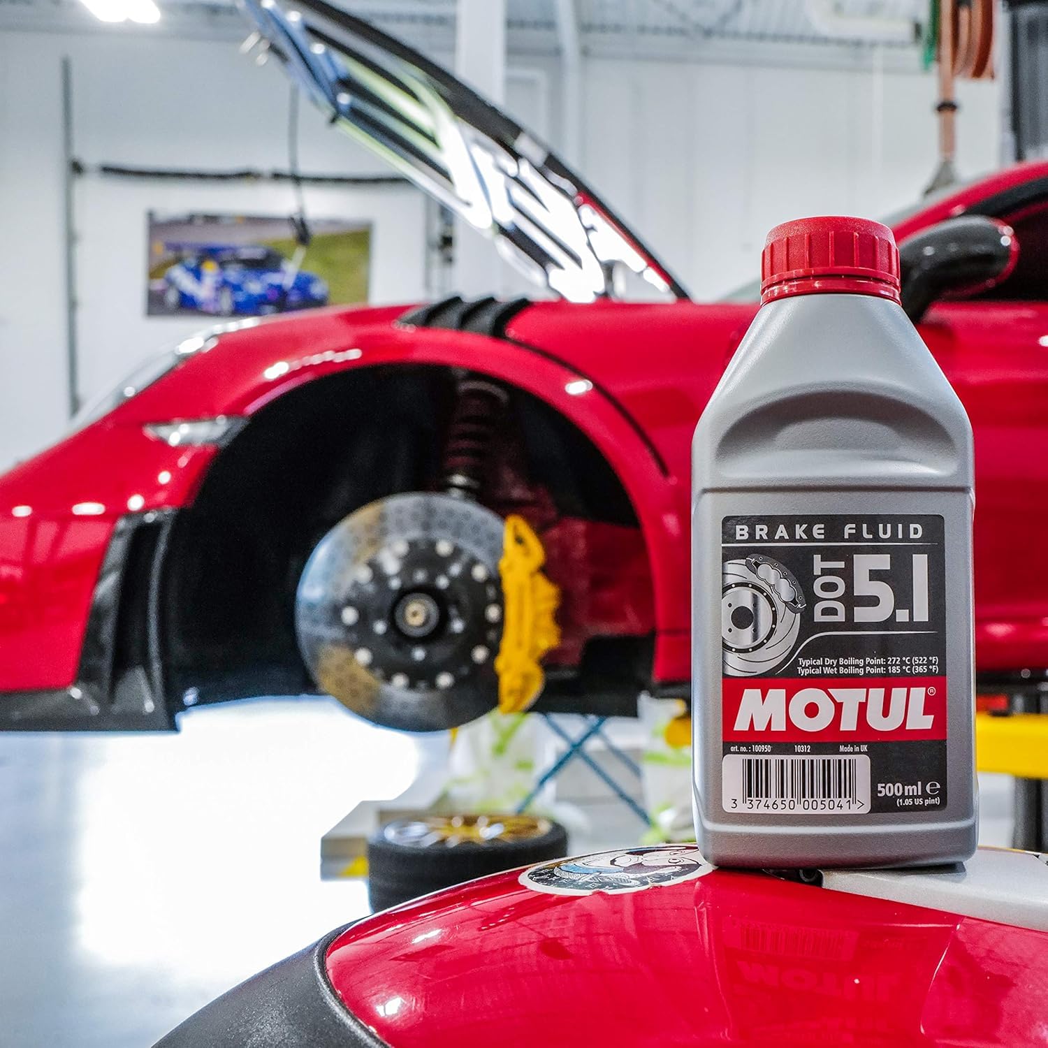 Motul DOT 5.1 closeup of fluid pour and texture, demonstrates smooth low‑viscosity flow