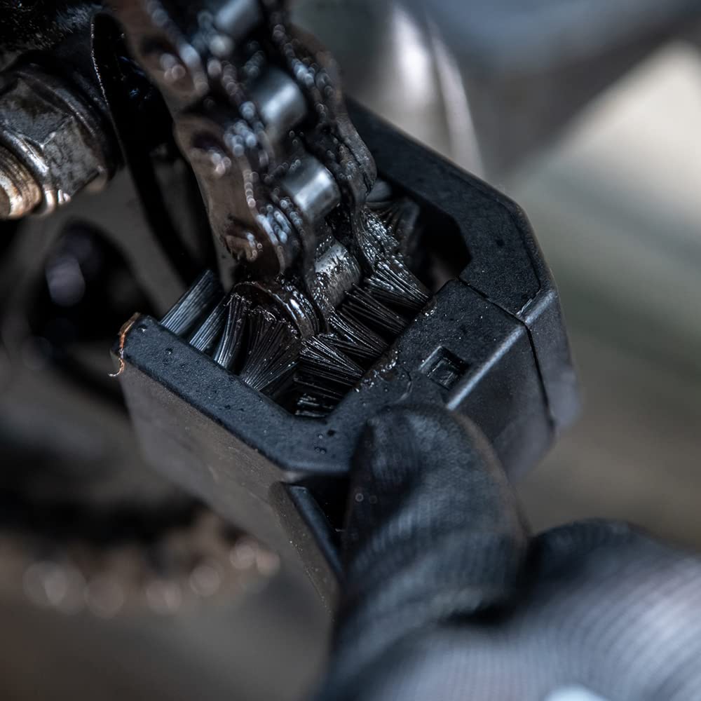 Muc-Off long brush end reaching sprocket teeth effectively