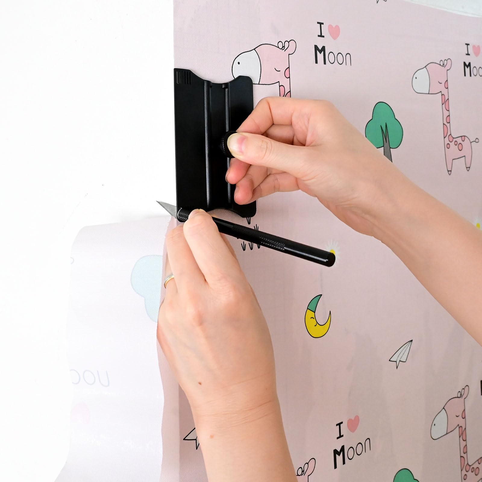 NEWISHTOOL polished edge and smooth surface preventing scratches on film