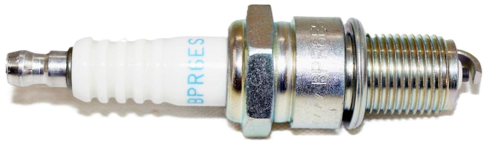 NGK BPR6ES electrode detail highlighting precise gap and reliable spark