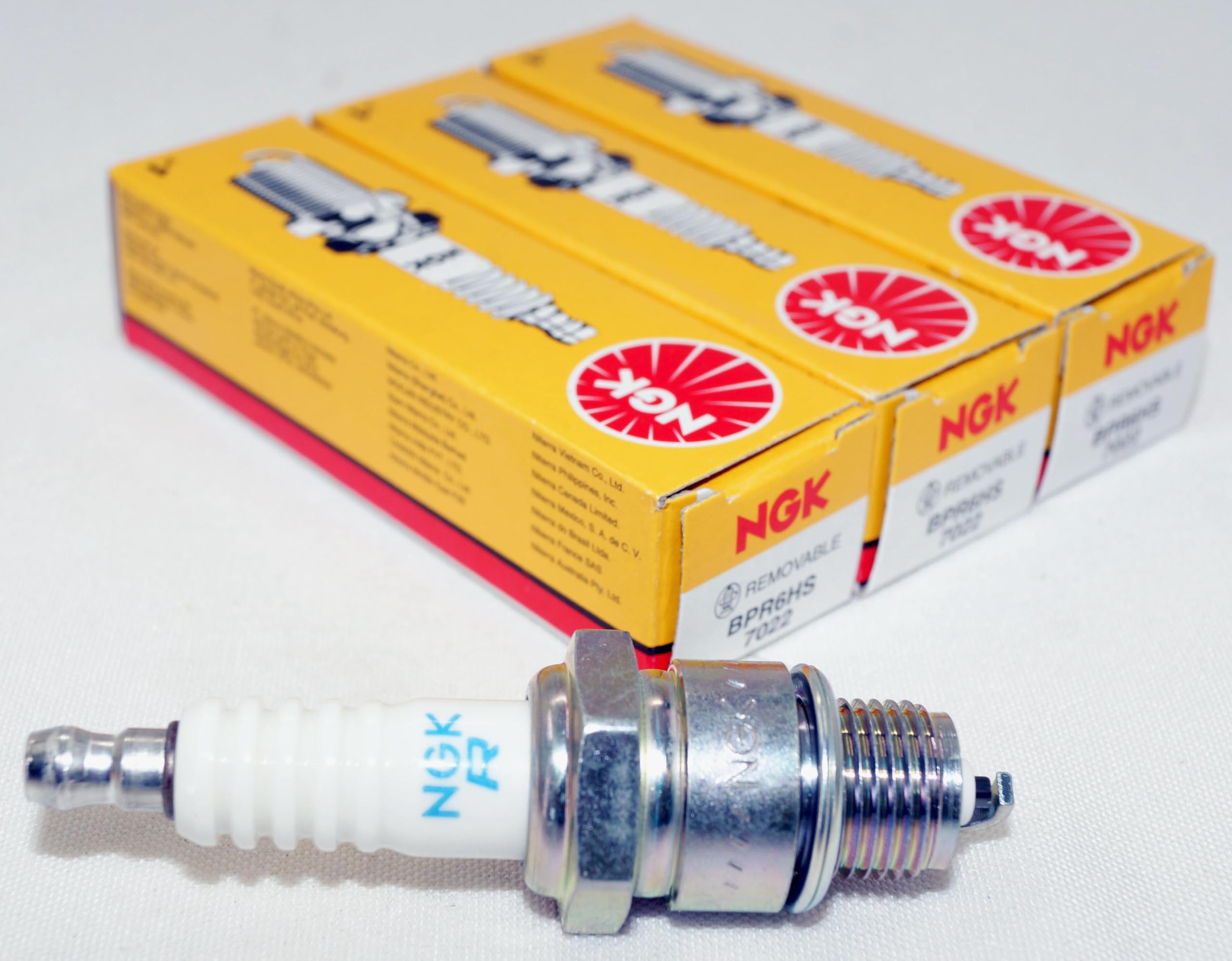 NGK BPR6HS front packaging showing three-pack and quick identification benefit