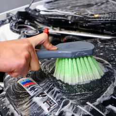 oesee long bendable brush close-up demonstrating reach and control