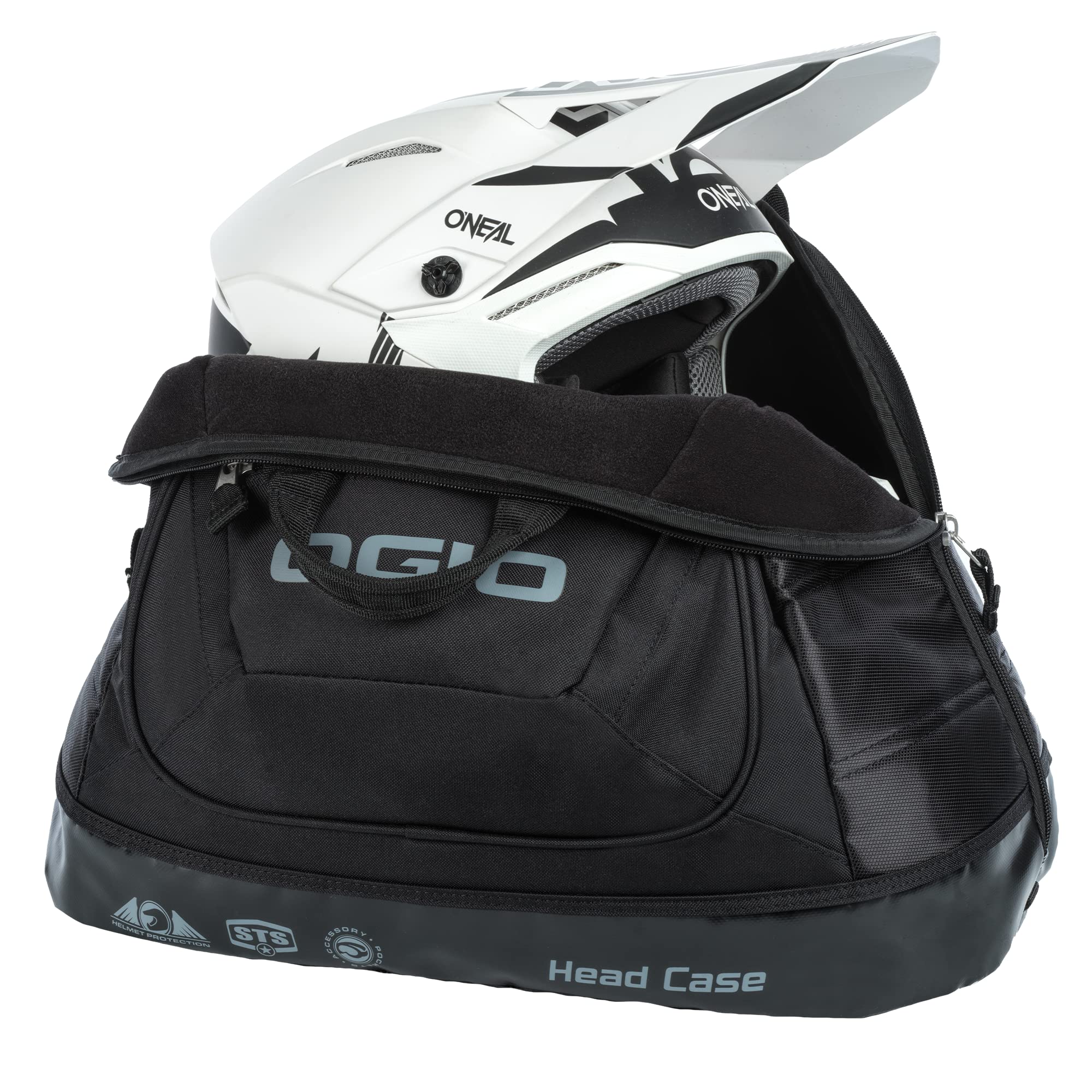 OGIO external sleeve pocket with goggles inside, provides quick access to eyewear