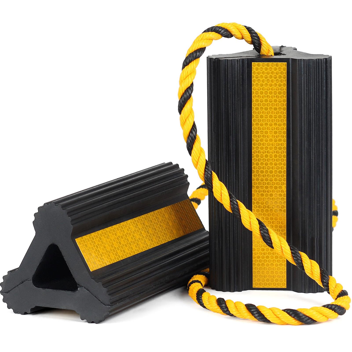 OULEME front view showing pair of chocks and rope for secure parking