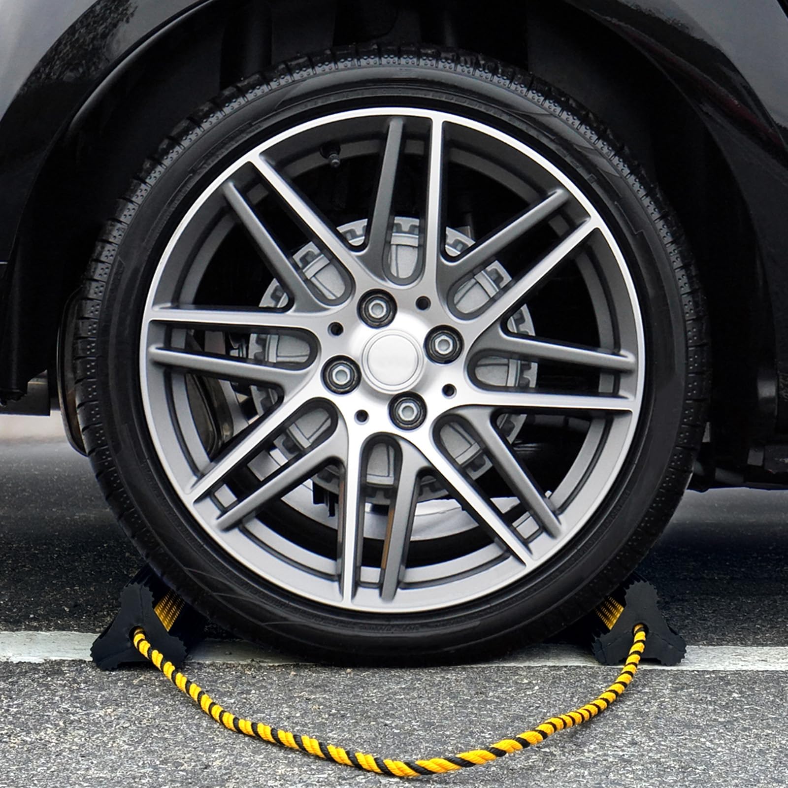 OULEME chocks connected by 52-inch nylon rope for wide wheelbases