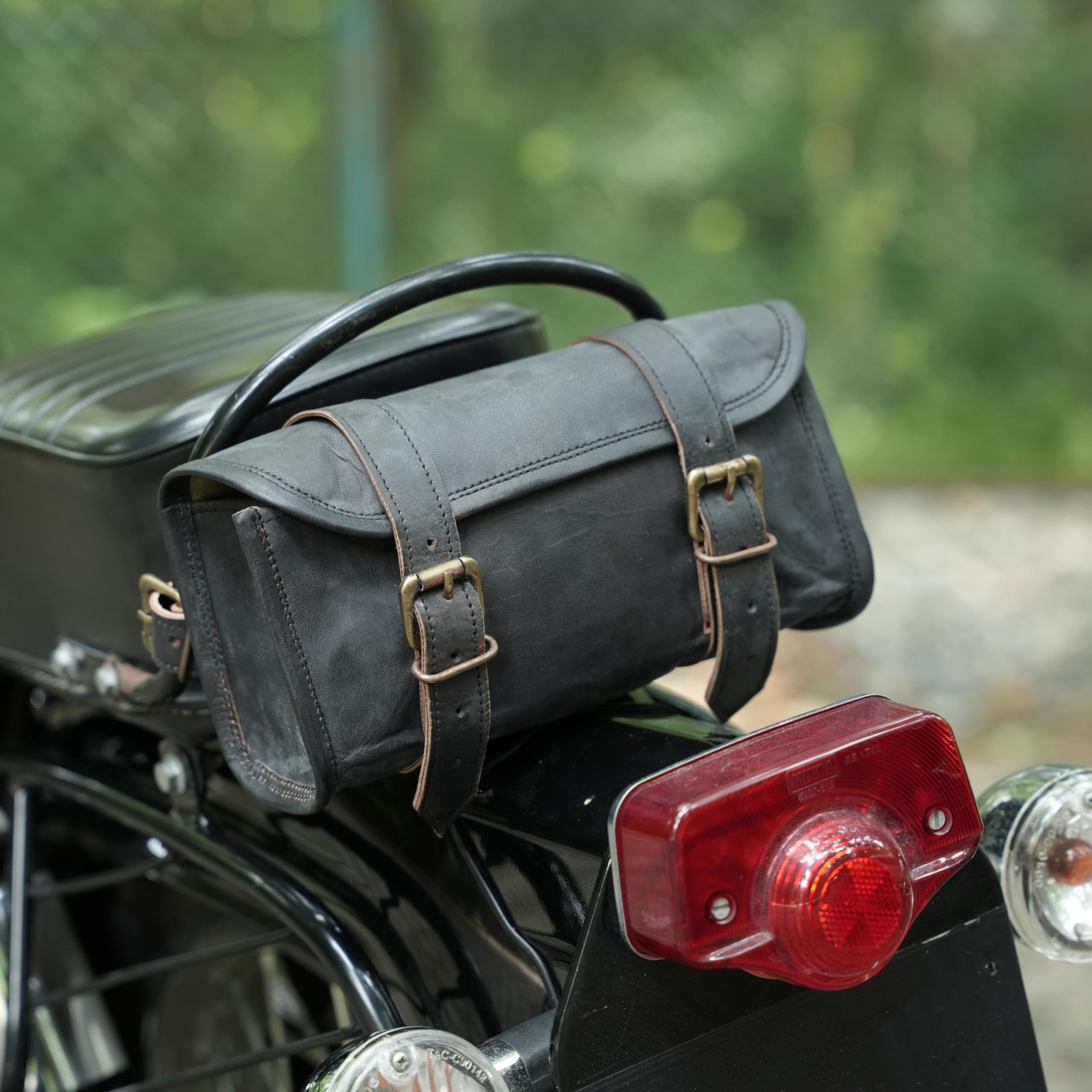 PARRYS LEATHER WORLD side profile closeup highlights hand-stitched edges for durability