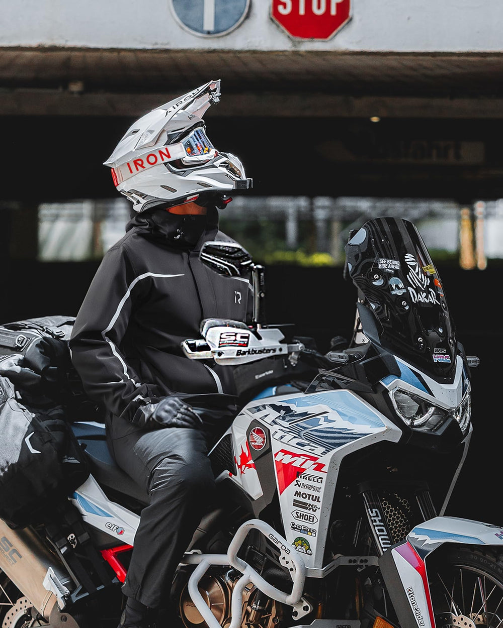 RIDEIRON detachable hood close-up with adjustable drawstring for weather protection