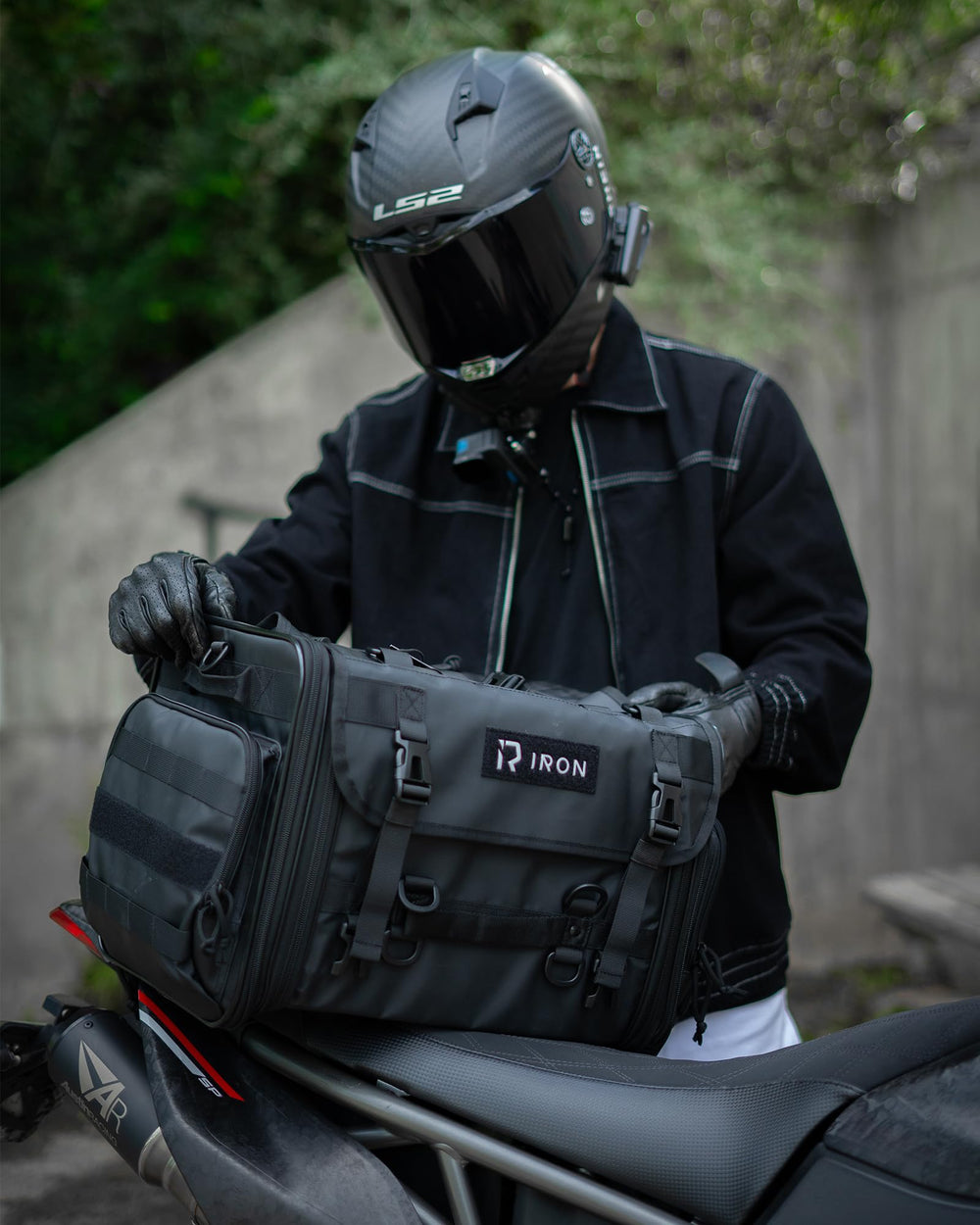 RIDEIRON expanded profile demonstrating 40L to 60L capacity for longer trips