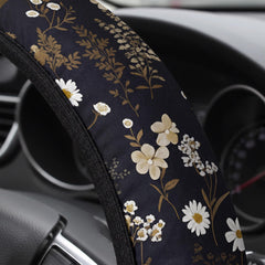SAADIAUTO installed on steering wheel demonstrating easy slip-on fit