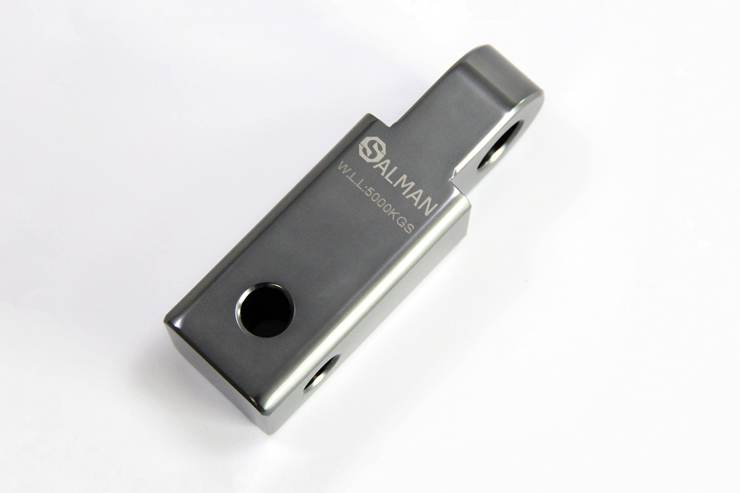 SALMAN hitch close-up of 6061 aluminum finish highlighting corrosion resistance