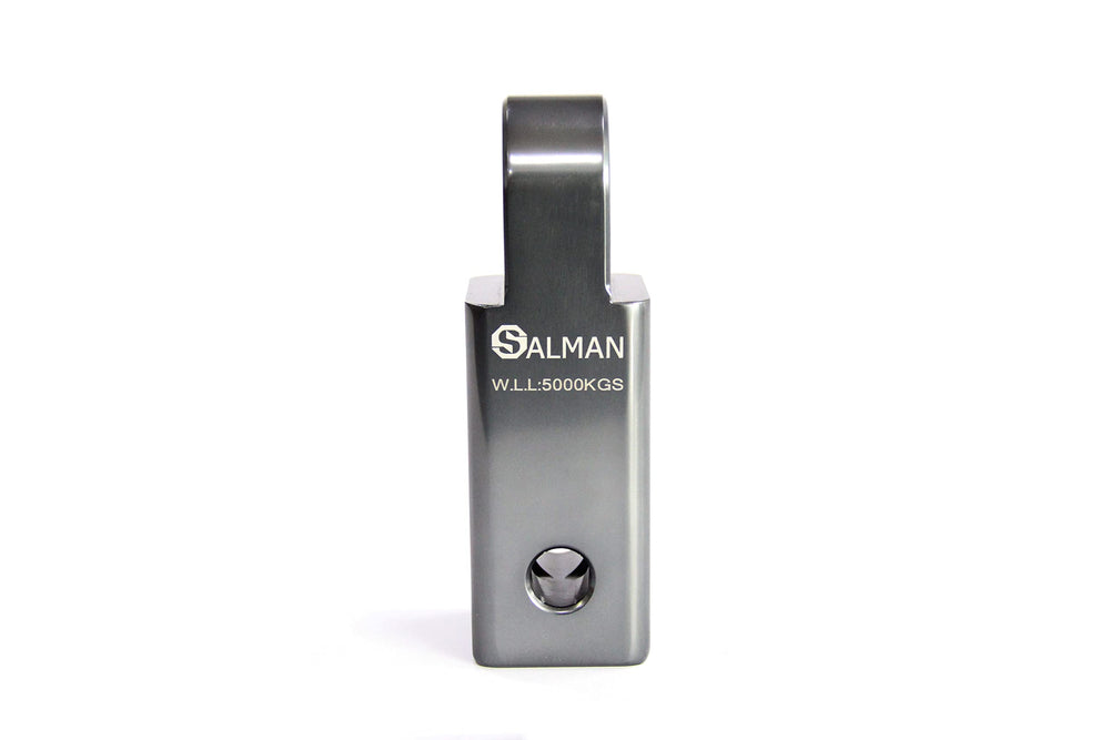 SALMAN hitch installed on a truck demonstrating easy mounting and secure connection