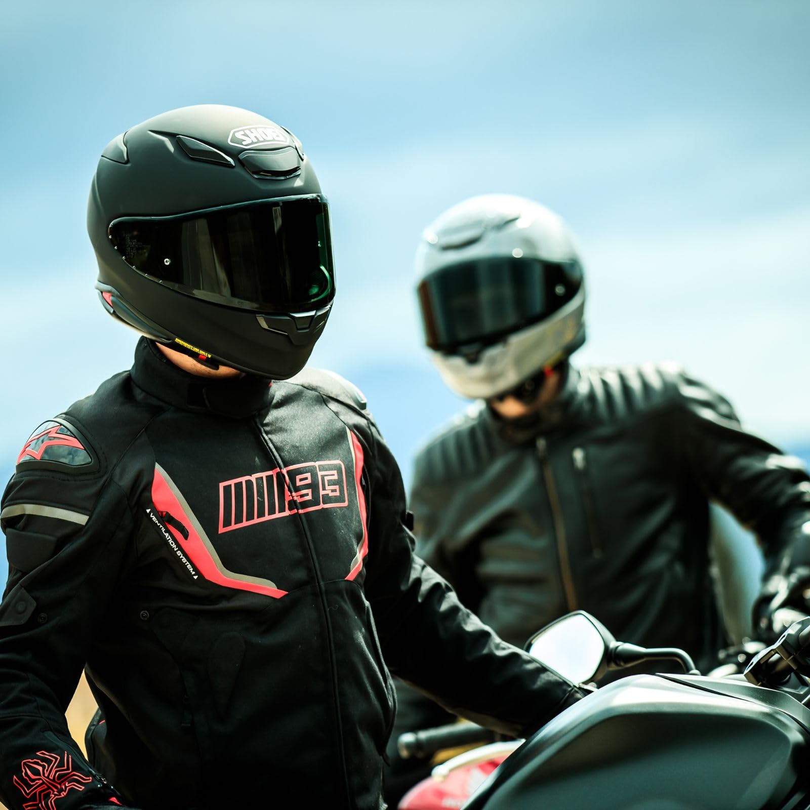 Shoei RF-1400 ventilation ports detail showing airflow control and cooling benefit
