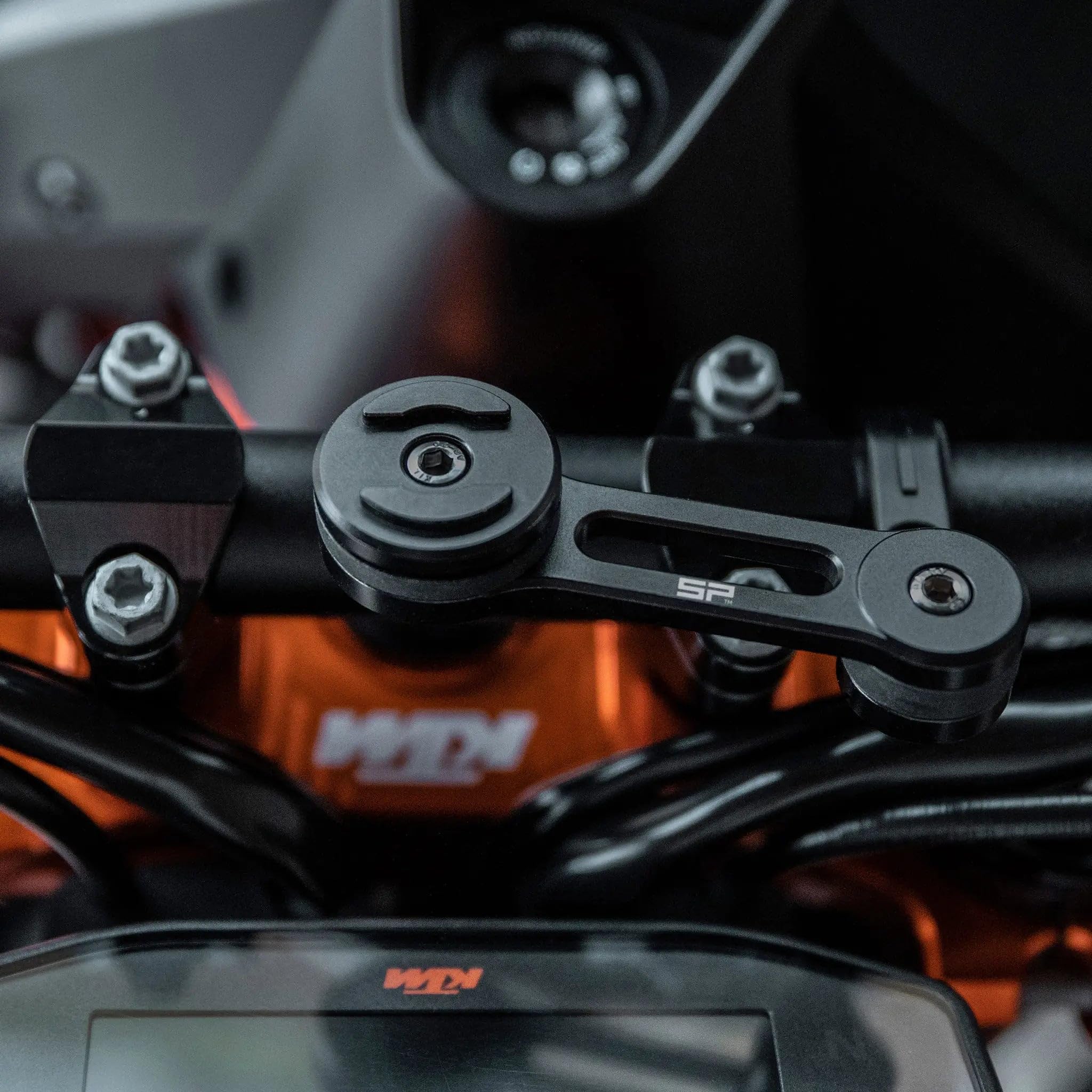 SP CONNECT clamp detail highlighting stainless steel hardware for secure, long-lasting hold