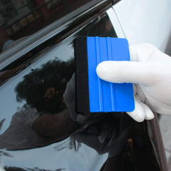 Spanno gloves pair demonstrating comfort and grip during installations