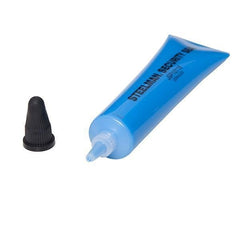 Steelman close-up of extended plastic tip for precise application and neat lines