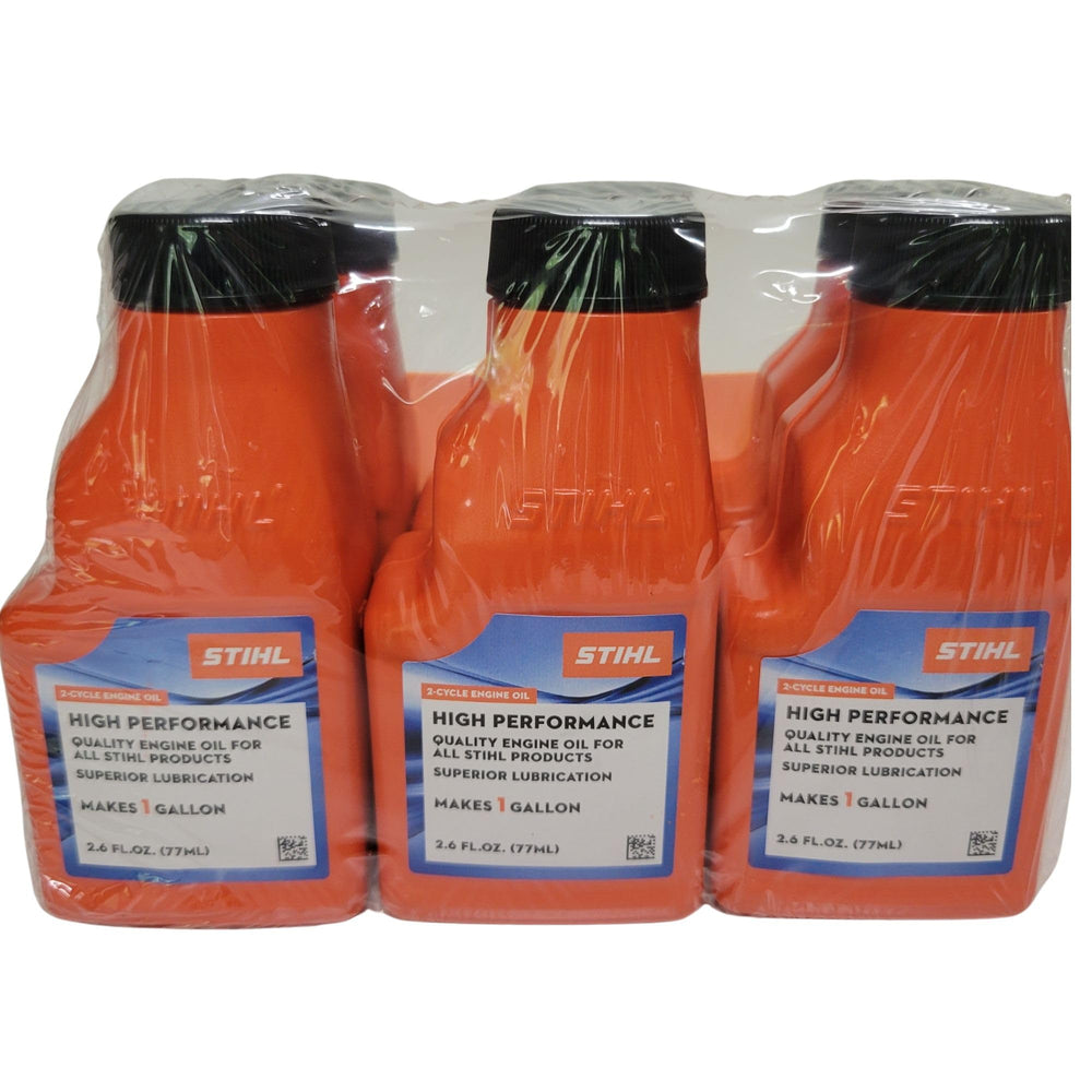 STIHL close-up of bottle label highlighting mix ratio and high performance formula benefits