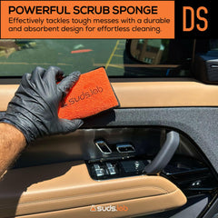 suds.lab microfiber close-up emphasizing soft fibers that lift dust without scratching surfaces