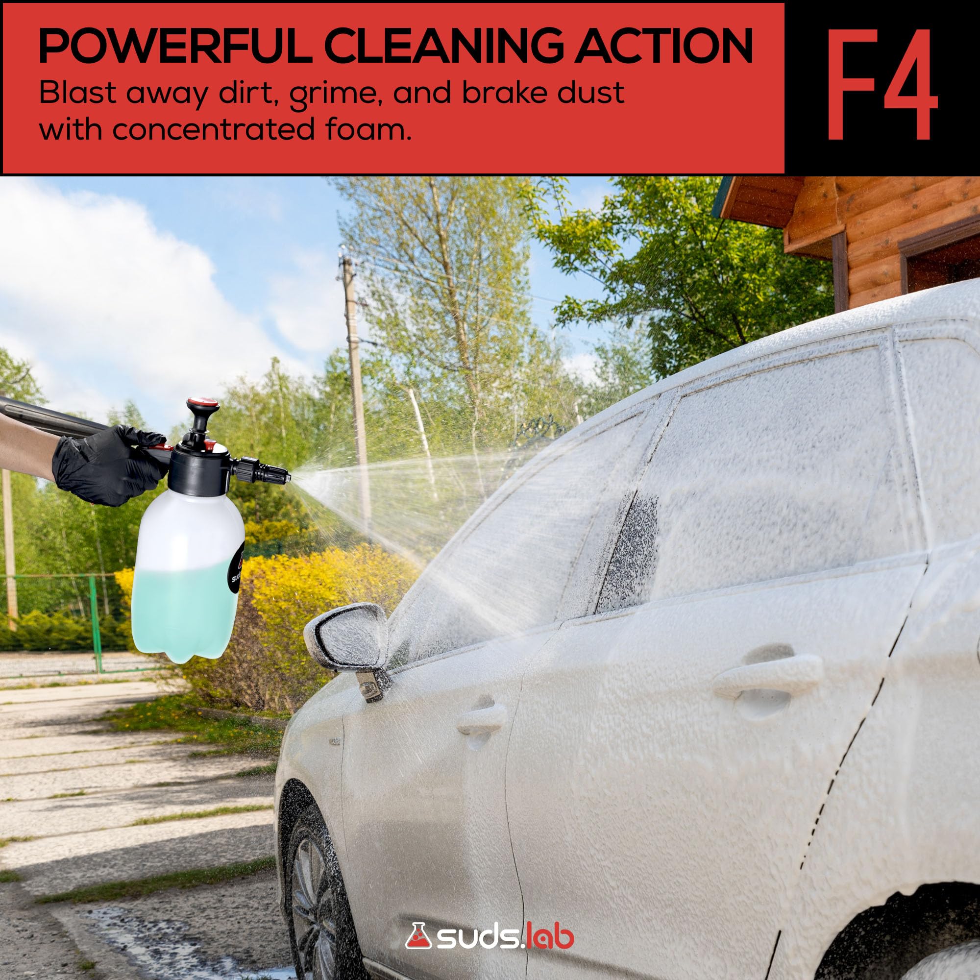 suds.lab foam covering a car panel to loosen dirt and simplify rinsing