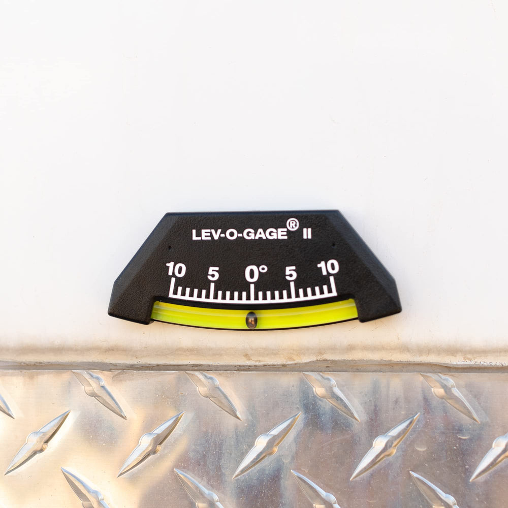 Sun Company lev-o-gage II detail of engraved hand-painted numbers for easy degree reading