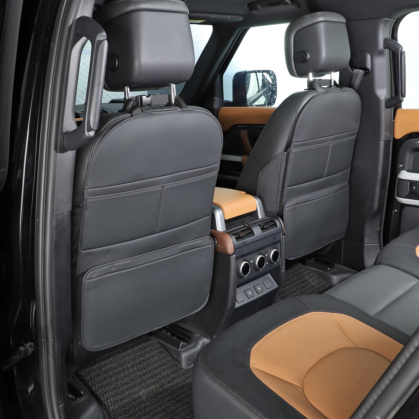 TAIKOO installed in family car demonstrating tidy rear-seat organization