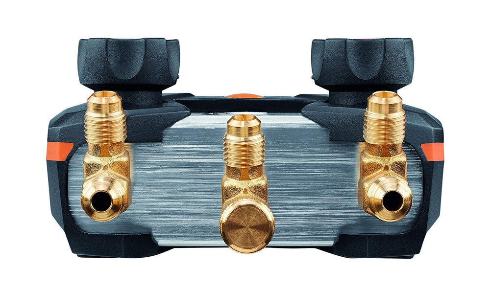 Testo 550s held in hand to illustrate compact size and ergonomic design
