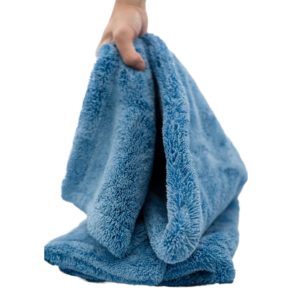 THE HOUSE OF RAGS towel drying a car roof fast with reduced streaking and water-spot prevention benefit