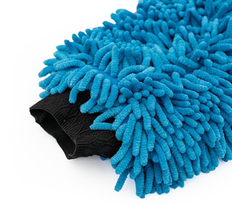 The Rag Company close-up of chenille fingers trapping dirt and protecting paint