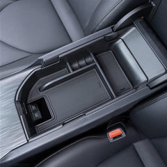 TOPINSTALL close-up of removable rubber mat protecting items and reducing rattle