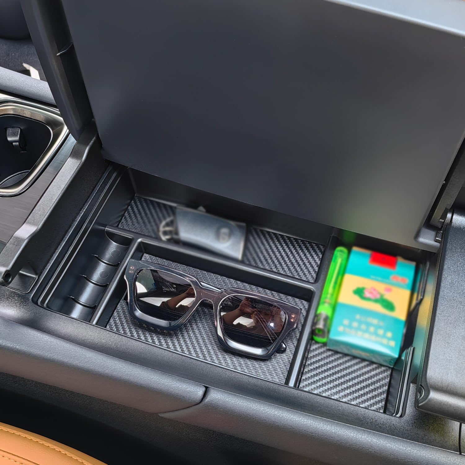 Treesiche installed in Lexus RX console for tidy storage