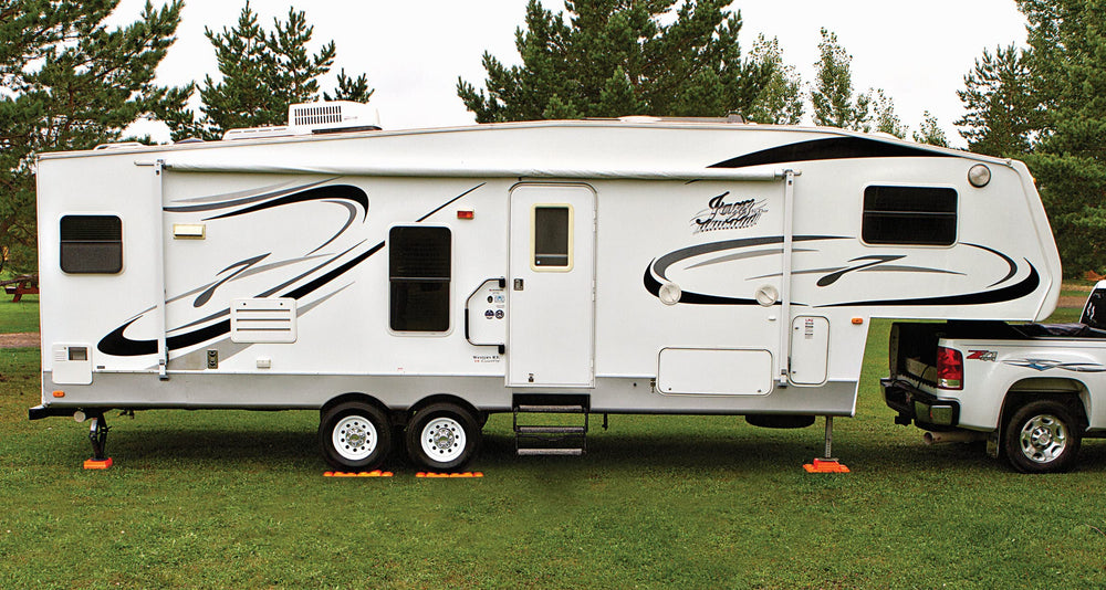 Tri-Lynx used under stabilizer jack offering wide base and support reliability